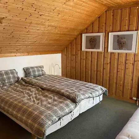 Cozy Hunting With Garden On The Eifelsteig 度假居